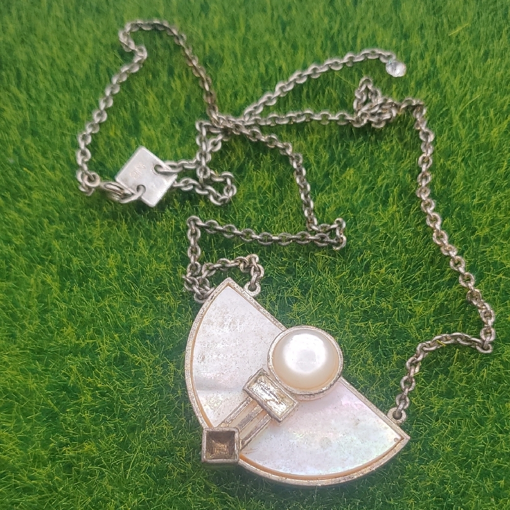 German Mother Of Pearl‎ Sterling Necklace Hallmark NB 24 Inches N3636
